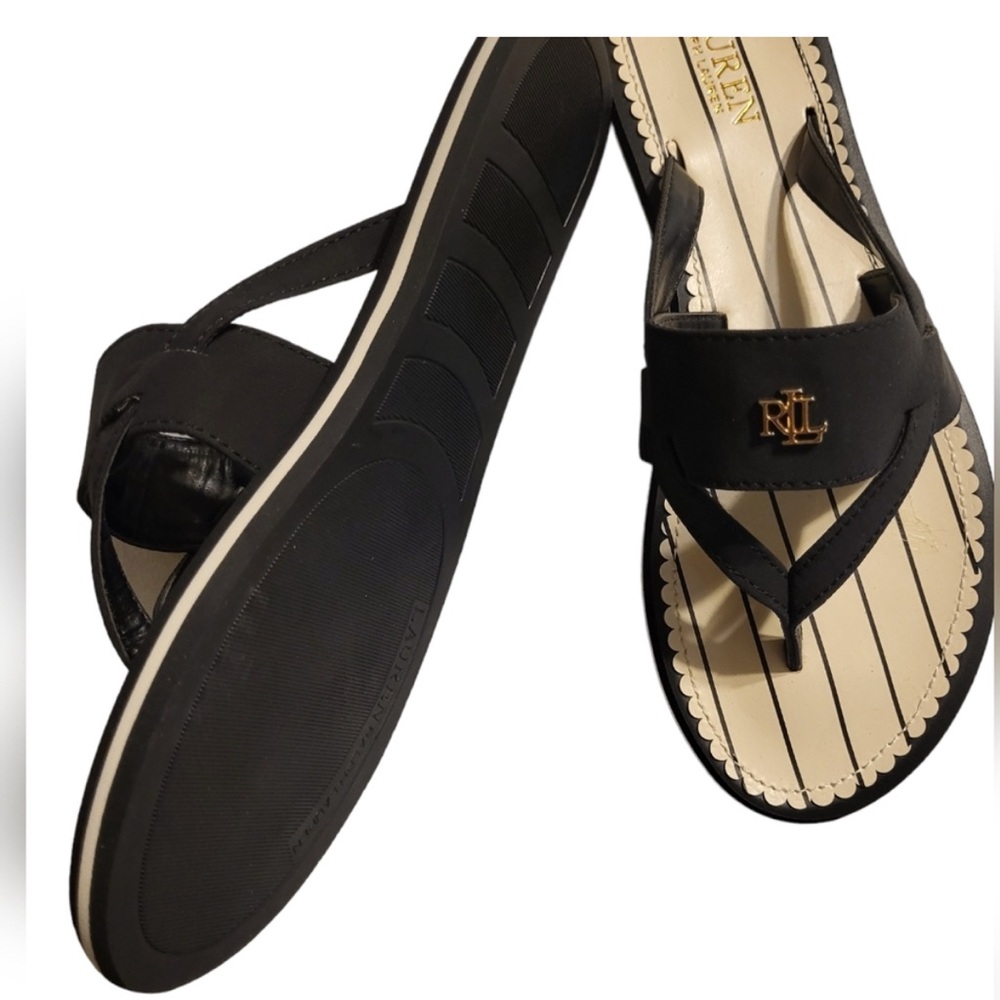 🆕 Lauren Ralph Lauren “Rosalind” Black and Cream Logo Toe-Loop Flipflop Sandal